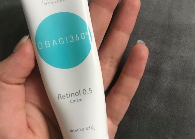 Sử dụng kem Retinol Obagi 0.5 đúng cách để điều trị da mụn lão hóa